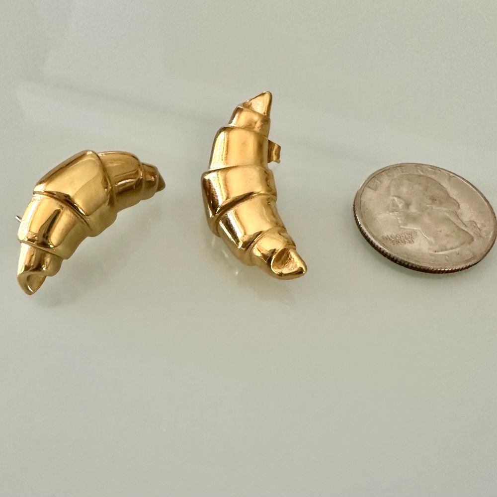 Croissant Earrings 🥐